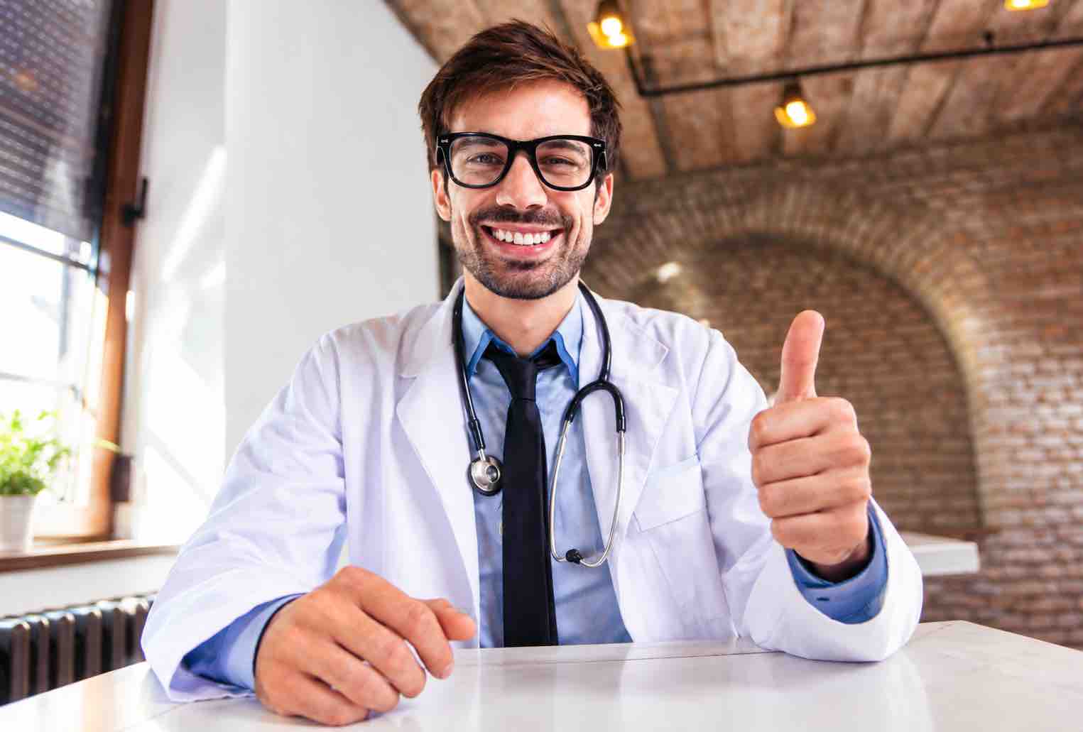 Un médecin de famille jeune et à l'écoute près de Lausanne : le Dr Vincent Arzul accueille de nouveaux patient(e)s à Écublens