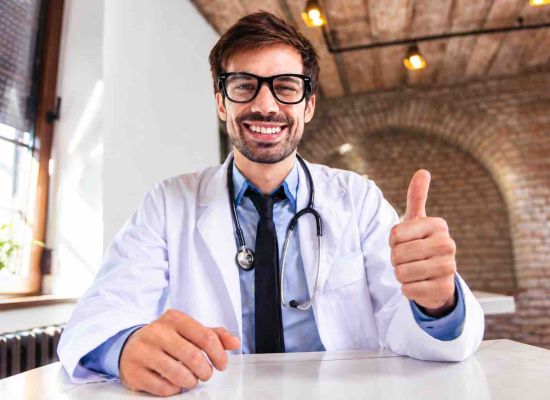 Un médecin de famille jeune et à l'écoute près de Lausanne : le Dr Vincent Arzul accueille de nouveaux patient(e)s à Écublens